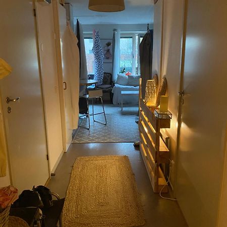 Central Cozy Accommodation, Single Room Or Bed In Dormroom Gothenburg Exterior photo