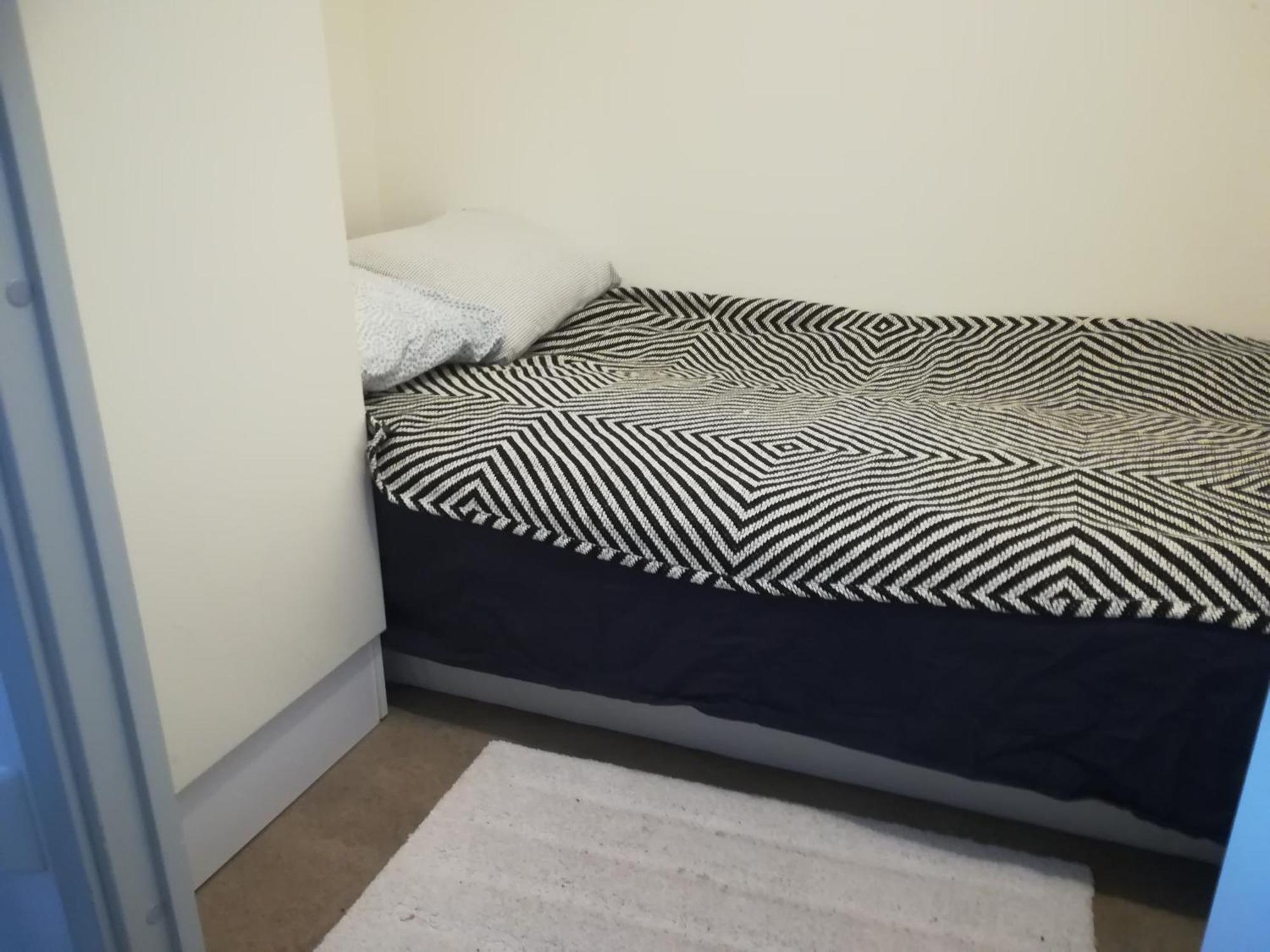 Central Cozy Accommodation, Single Room Or Bed In Dormroom Gothenburg Exterior photo