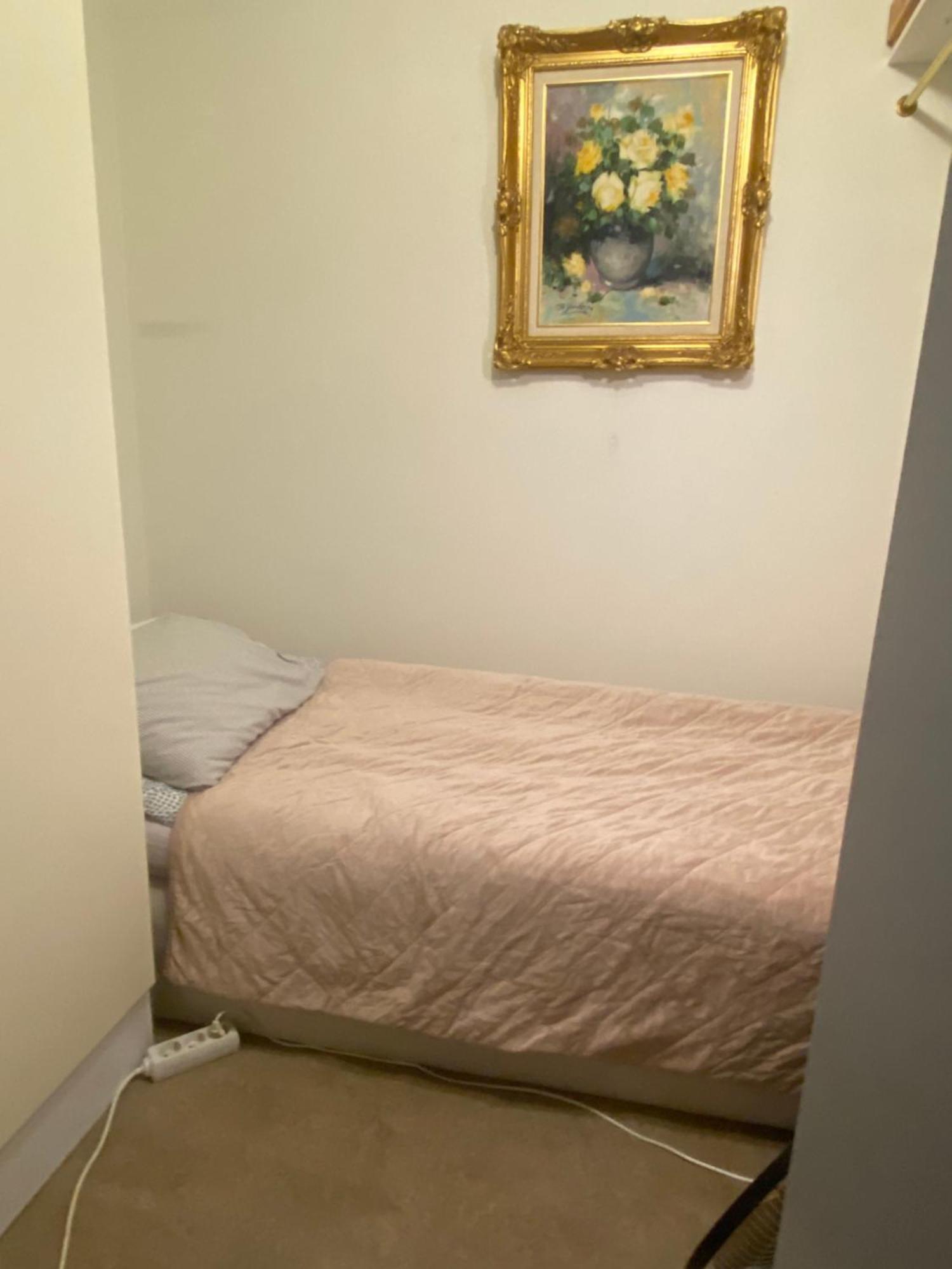 Central Cozy Accommodation, Single Room Or Bed In Dormroom Gothenburg Exterior photo